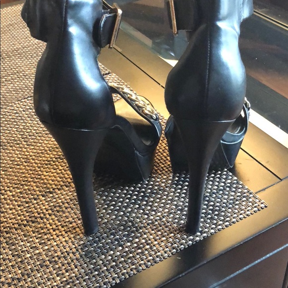 Heel - Picture 3 of 3